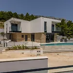 Modern On Peljesac * Potomje