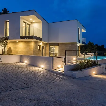 Modern On Peljesac